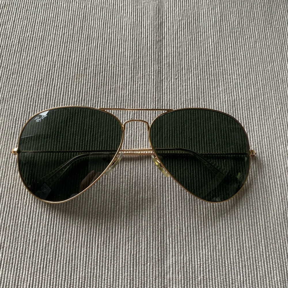 Gold Ray-Ban Aviators (Oversized)